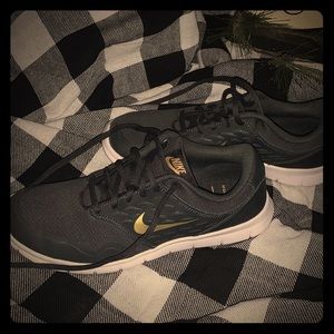 Brand new Nike sneakers women’s size 7